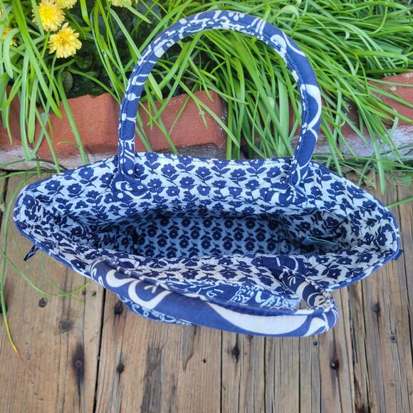 Vera Bradley Twirly Birds Navy Handbag with Top Handles – Retired Pattern - Picture 4 of 15